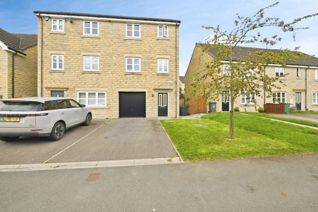 4 bed property, in Tennyson Avenue, £295,000