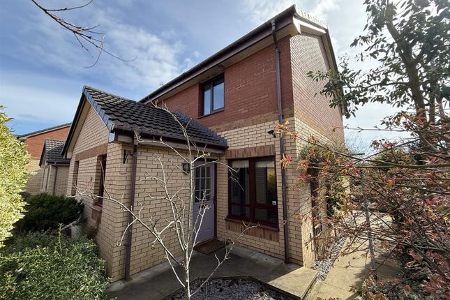 2 bed property, in Kirkpatrick Meuse, £120,000
