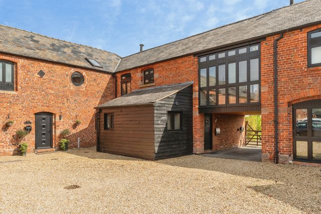4 bed property, in Poplar Hall Lane, £600,000