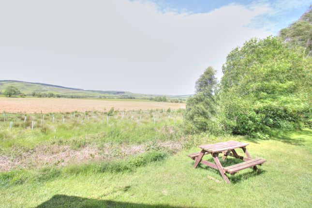 1 bed property, in Fram Park, £80,000