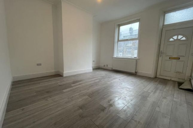 3 bed property, in Runswick Terrace, £150,000