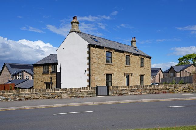 5 bed property, in Cow Mouth Farm, £795,000