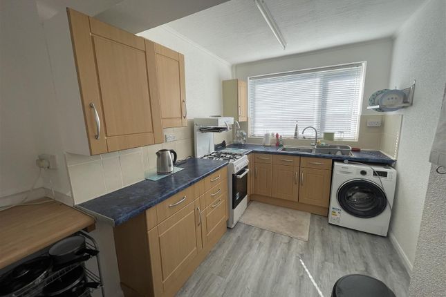 2 bed property, in Hilda Terrace, £80,000