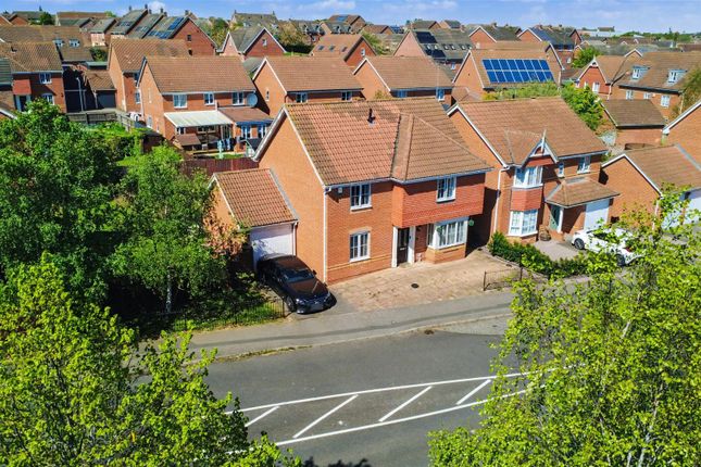 4 bed property, in Boughton Road, £345,000