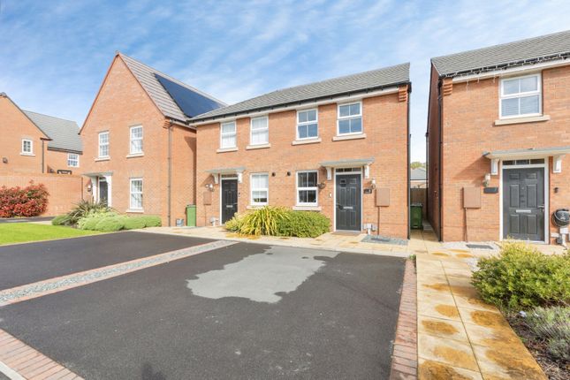 2 bed property, in Shiel Road, £260,000