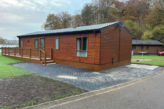 2 bed property, in Pool View Caravan Park, £119,000