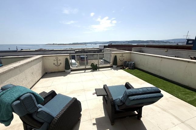 2 bed property, in Exmouth Marina, £425,000