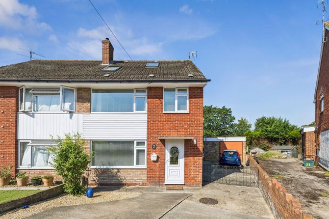 4 bed property, in Drayton Close, £410,000