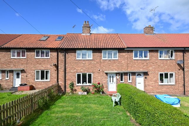 3 bed property, in Cedar Close, £189,950