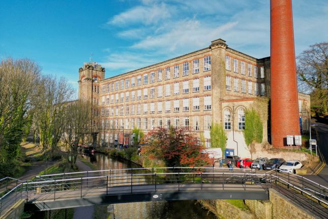 2 bed property, in Clarence Mill, £264,600