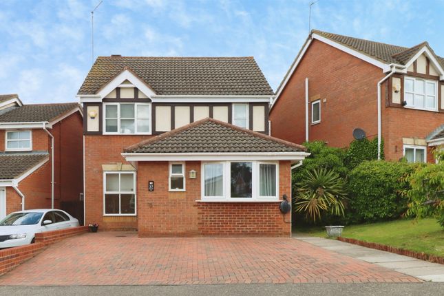 4 bed property, in Harwood Drive, £310,000