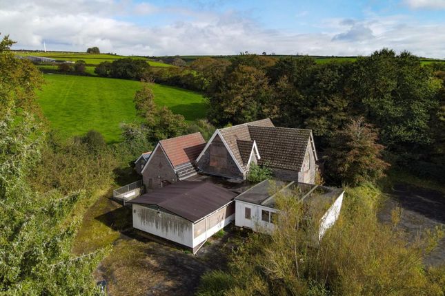Studio, in Pendine, £150,000
