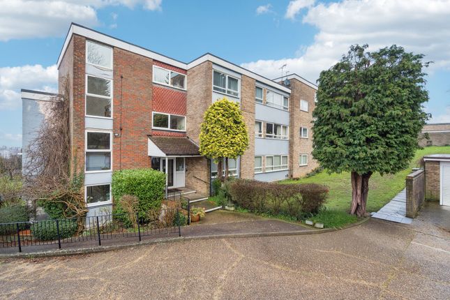 3 bed property, in Ivinghoe Road, £400,000