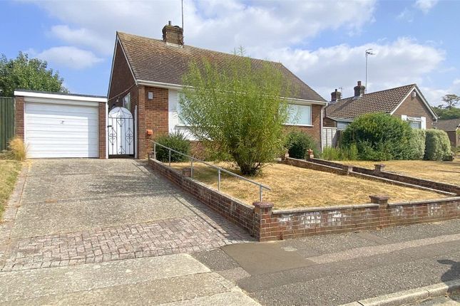 2 bed property, in Heyshott Close, £425,000