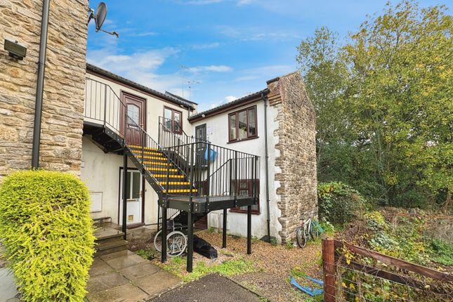 1 bed property, in Church Hill, £85,000