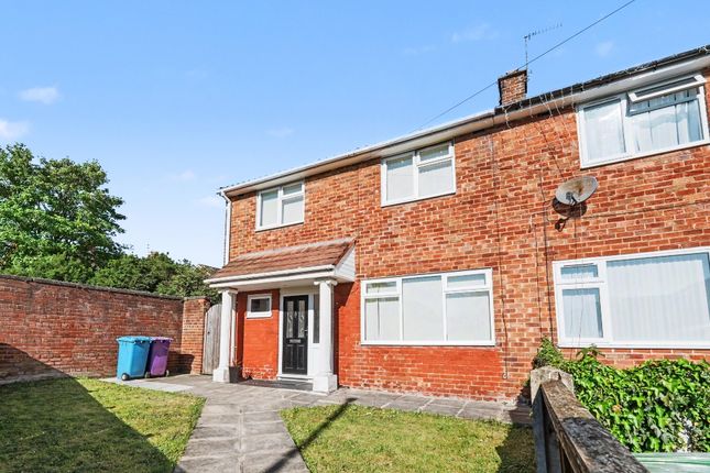 3 bed property, in Beechill Close, £195,000
