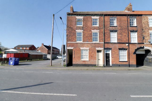 5 bed property, in Waterside Road, £180,000