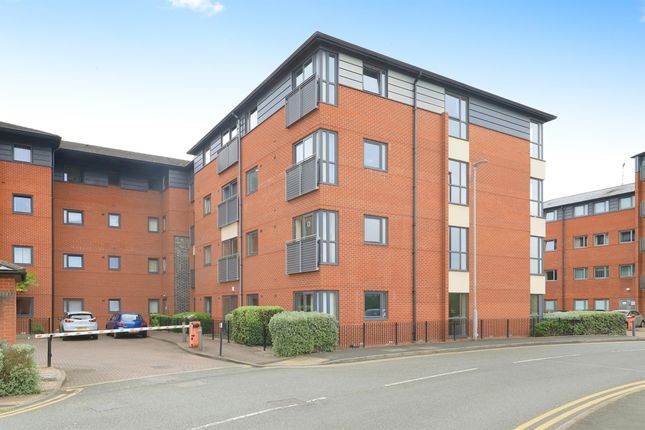 2 bed property, in Broad Gauge Way, £115,000