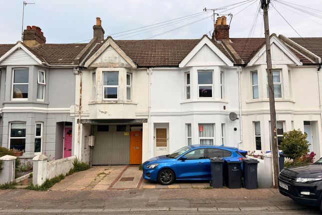 3 bed property, in Becket Road, £250,000