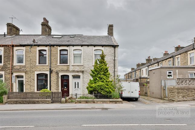 2 bed property, in Essex Street, £60,000
