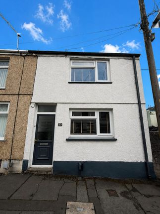2 bed property, in Beaconsfield Street, £142,500