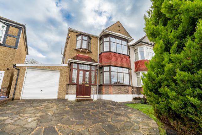 4 bed property, in Shirley Avenue, £775,000