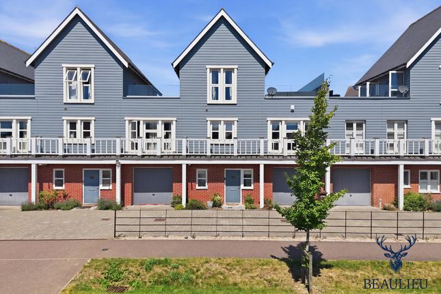6 bed property, in Centenary Way, £725,000