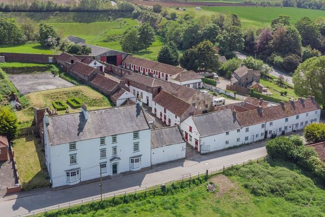 8 bed property, in Whitewall, £525,000