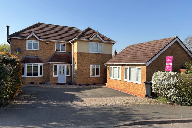 4 bed property, in Speedwell Drive, £475,000