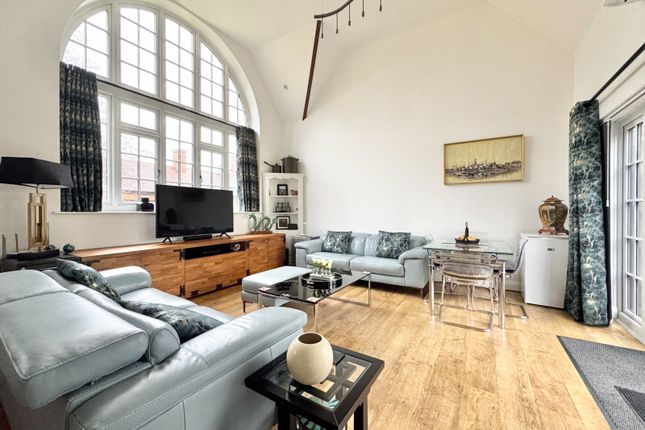 2 bed property, in The Courtyard, £435,000