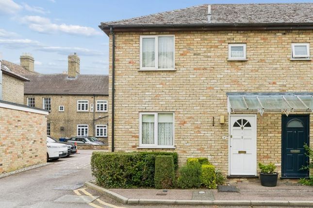 2 bed property, in River Terrace, £250,000