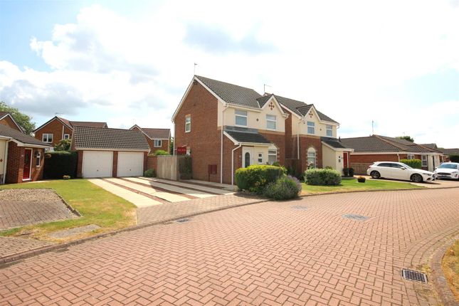3 bed property, in Marchant Close, £260,000