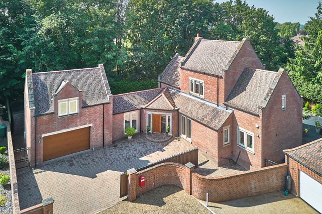 4 bed property, in Park Drive, £800,000