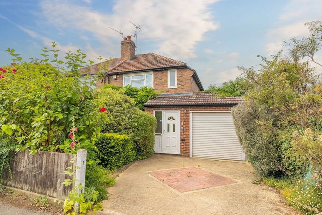 3 bed property, in York Avenue, £470,000