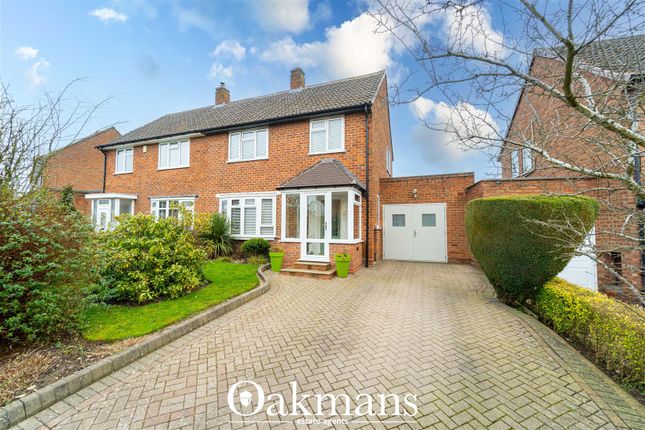 3 bed property, in Clover Road, £375,000