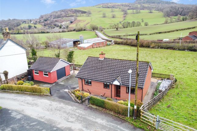 2 bed property, in Derwlwyn Lane, £250,000