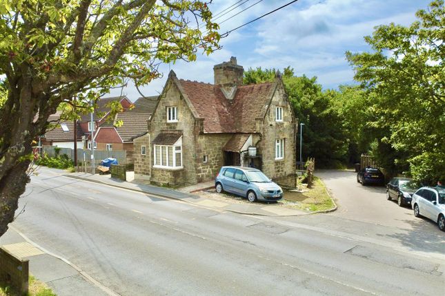 4 bed property, in The Ridge, £375,000