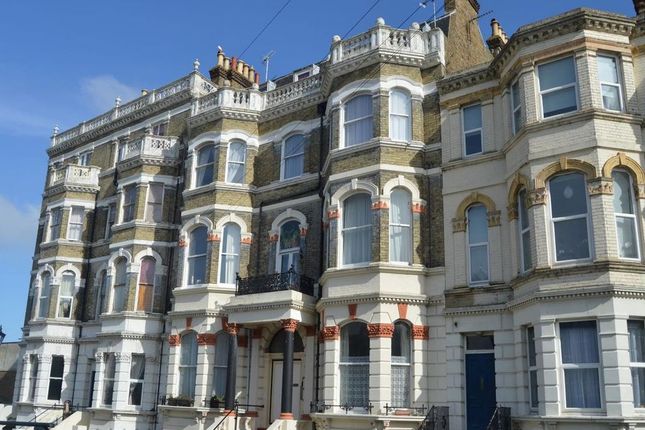 2 bed property, in Dalby Square, £180,000