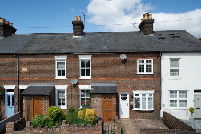 2 bed property, in Breakspeare Road, £400,000