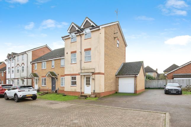 3 bed property, in Lomond Way, £415,000