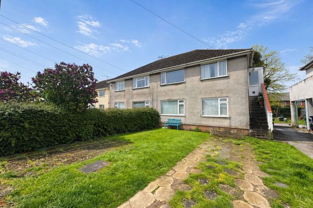2 bed property, in Astor Close, £165,000