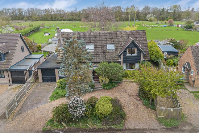 4 bed property, in Vicarage Road, £700,000