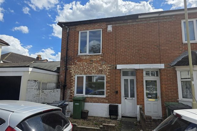 2 bed property, in Grantham Road, £170,000