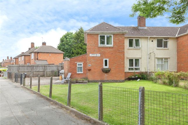 2 bed property, in Gallards Hill, £220,000