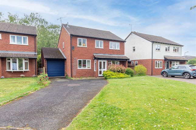 4 bed property, in Millbrook Close, £525,000