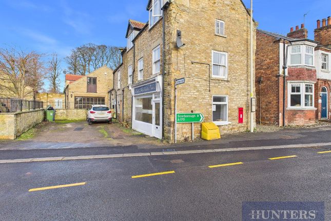 3 bed property, in High Street, £240,000