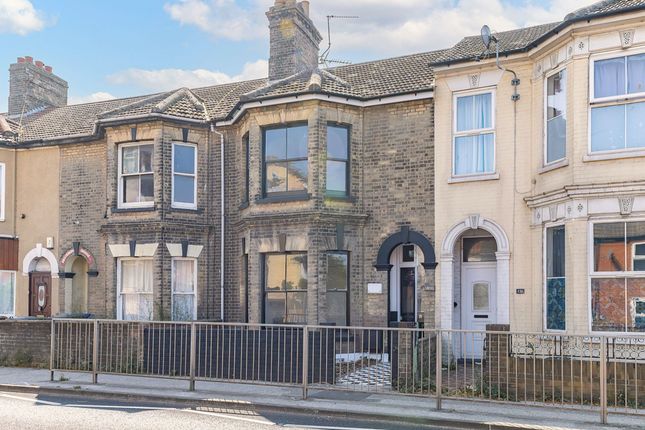 3 bed property, in St. Peters Street, £170,000