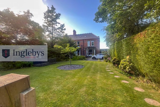 Land, in Victoria Terrace, £630,000