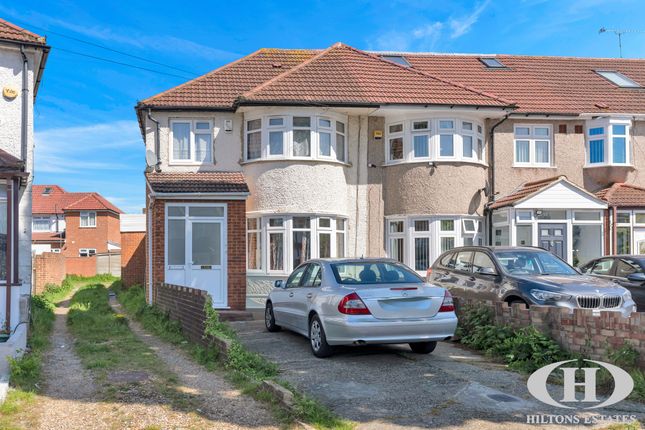 3 bed property, in Ascot Gardens, £635,000