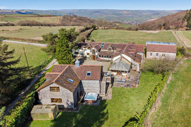 6 bed property, in Black Hill, £895,000